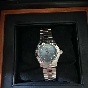Tag Heuer Aquaracer Ladies Blue Mother of Pearl watch.
